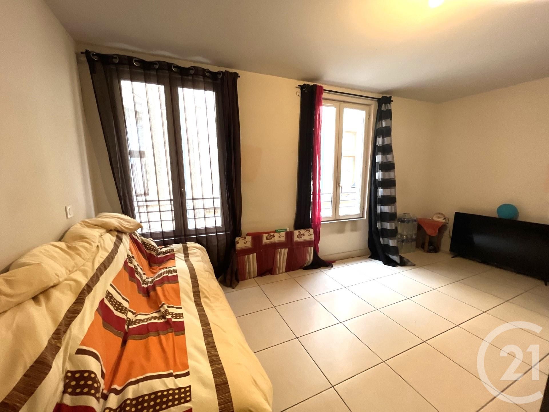 Appartement 1 pièce - 25m² - LUNEL