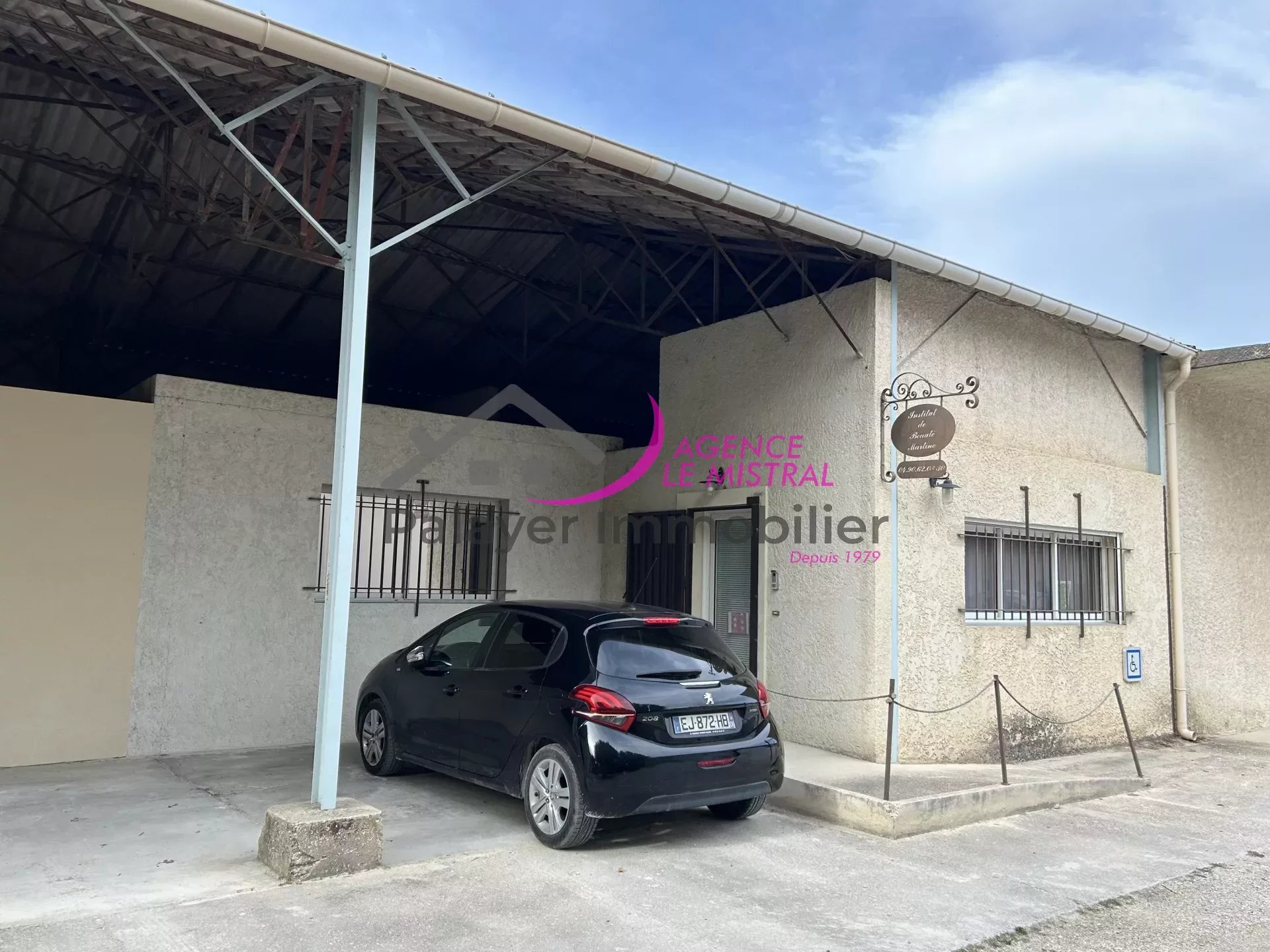 Local commercial  - 67m² - PERNES LES FONTAINES