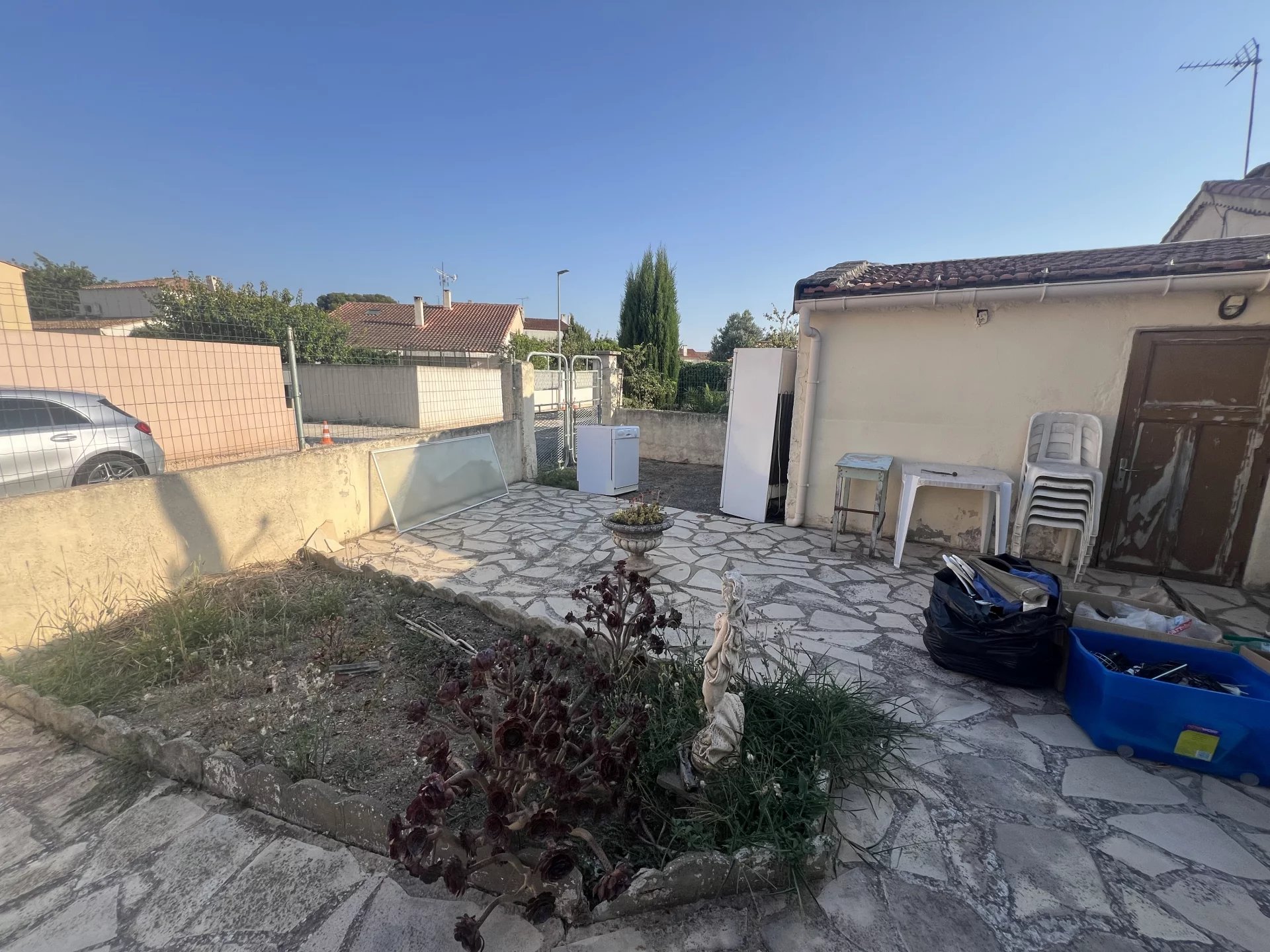 Maison 3 pièces - 73m² - ST MITRE LES REMPARTS