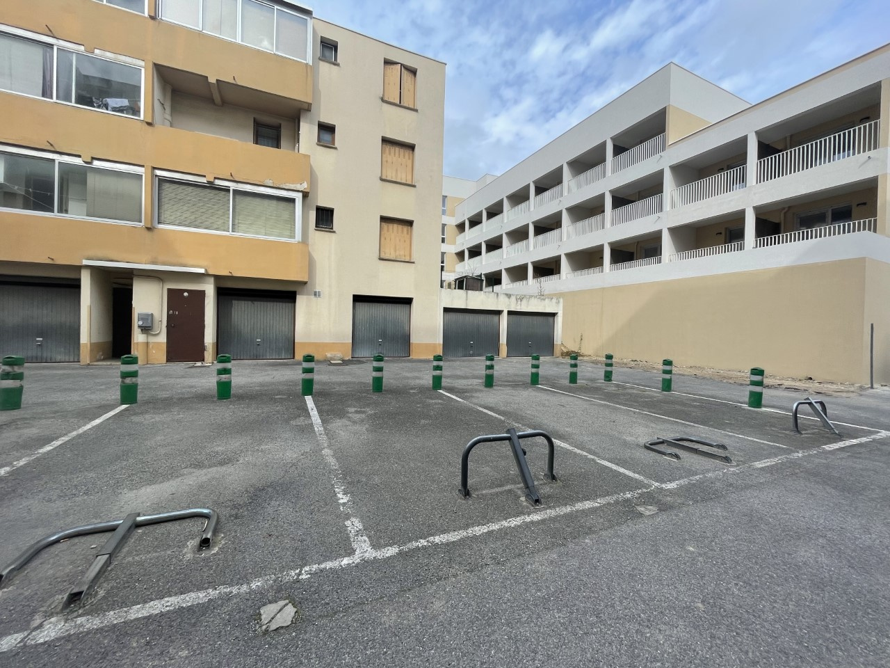 Parking  - AUBAGNE