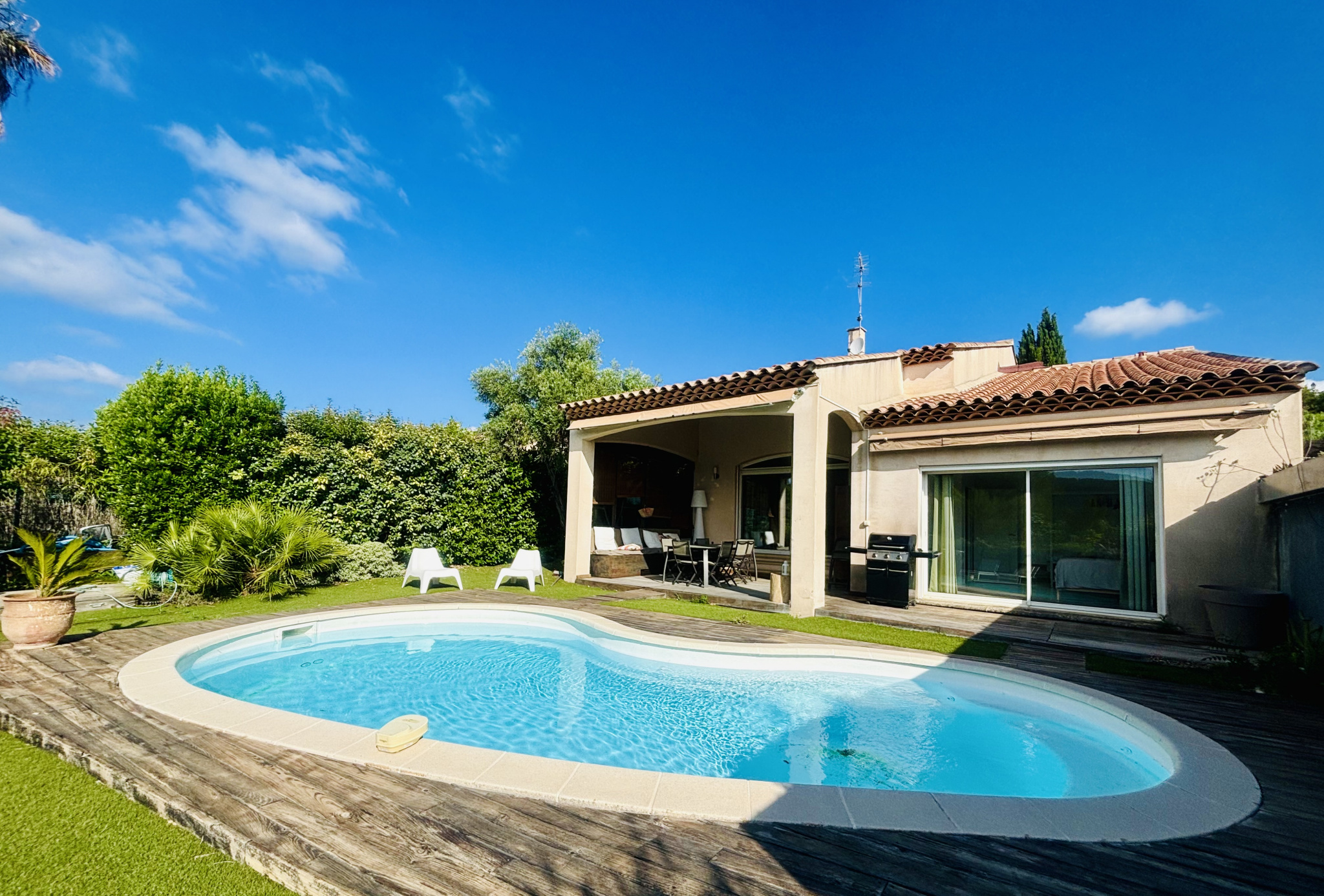 Maison 6 pièces - 144m² - LA CADIERE D AZUR