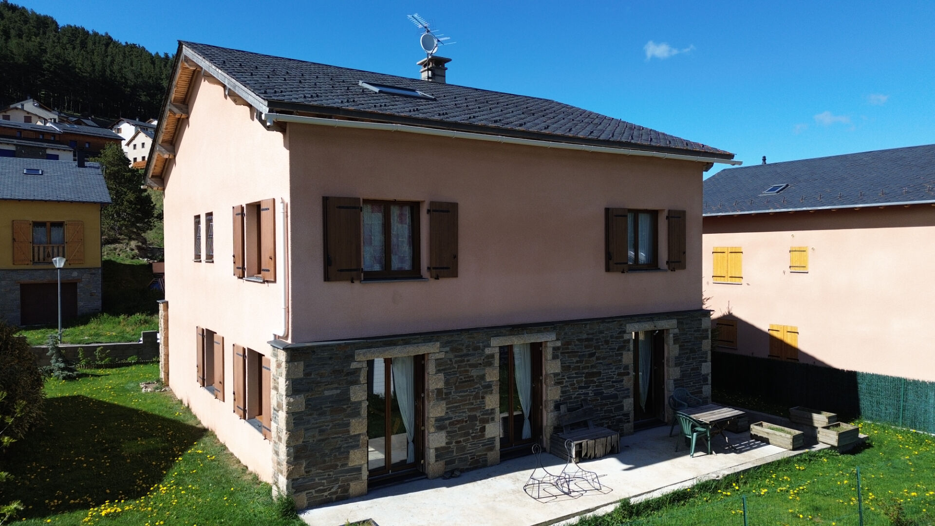 Maison 5 pièces - 238m²