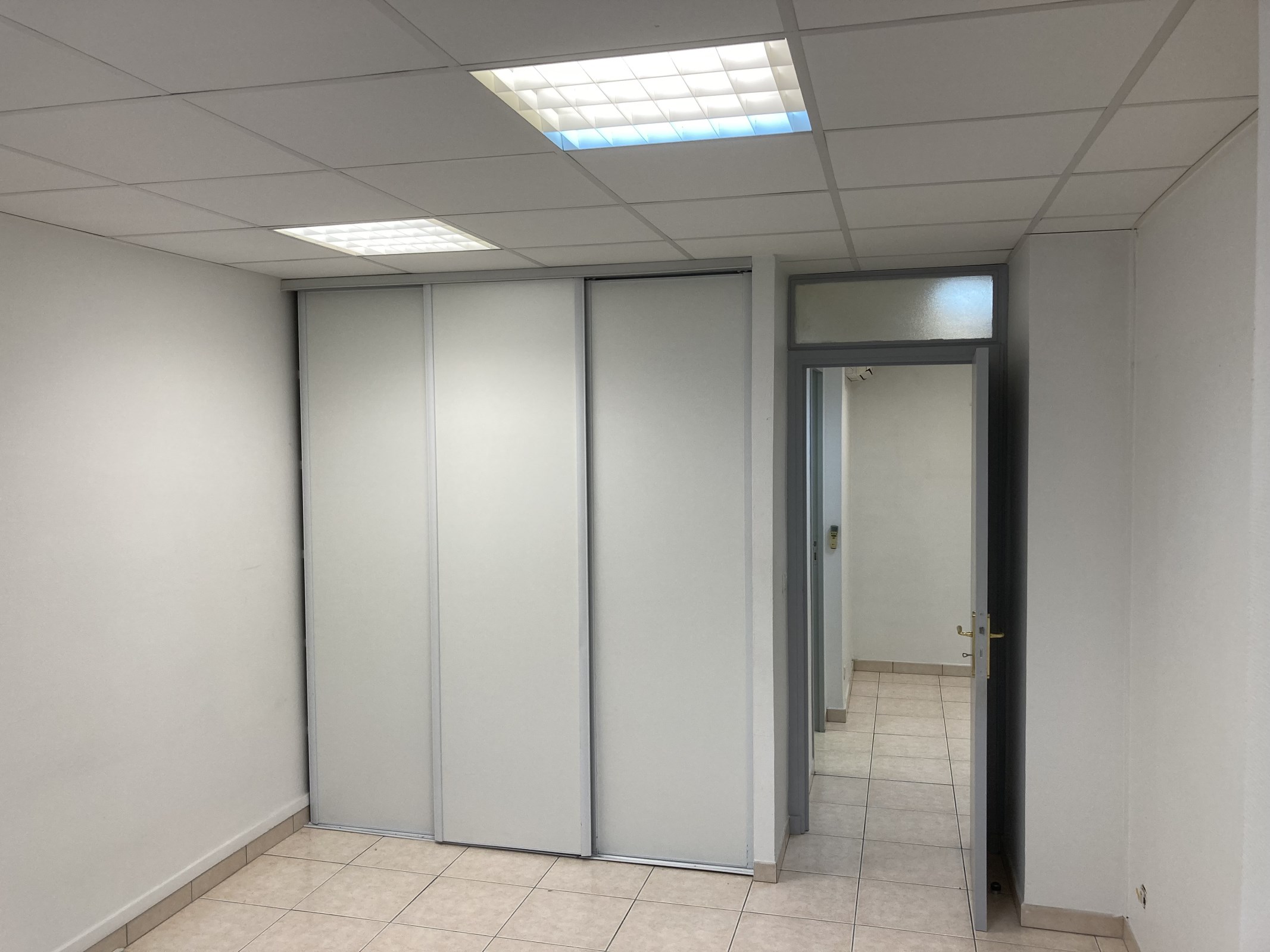 Local Professionnel  - 103m² - TOULON