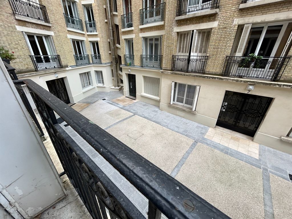 Appartement 2 pièces - 43m² - PARIS - 16ème