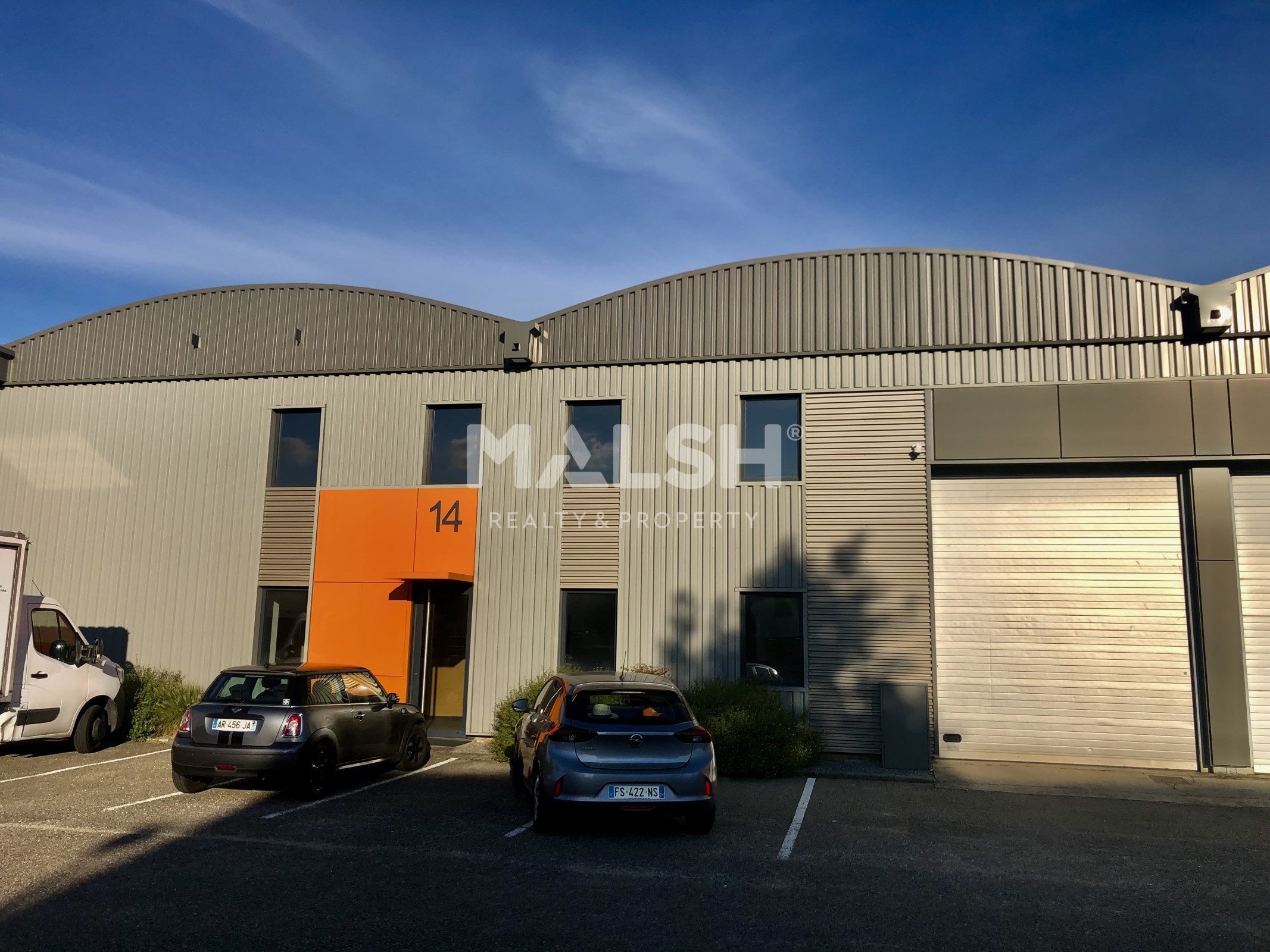 Local industriel  - 646m²