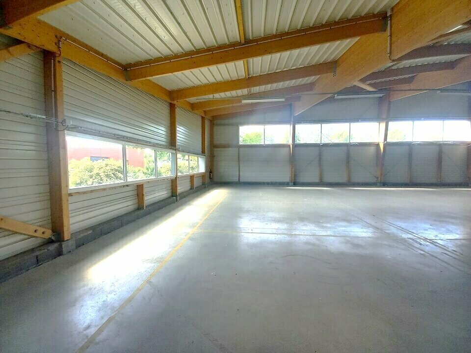 Local industriel  - 764m² - VERSON