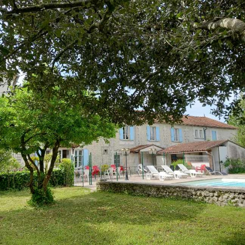 Maison 22 pièces - 720m² - AUBETERRE SUR DRONNE