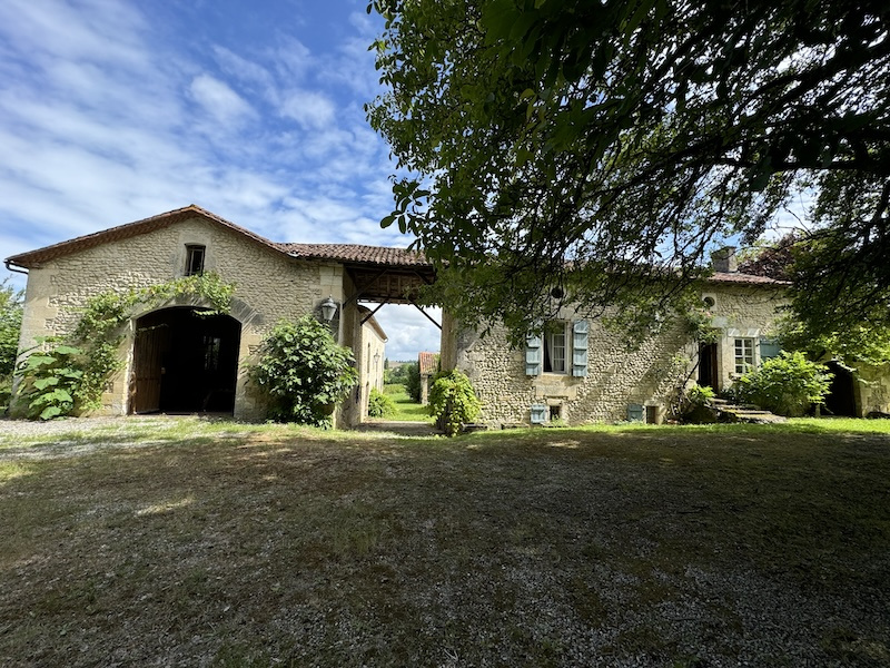 Maison 15 pièces - 500m² - VERTEILLAC