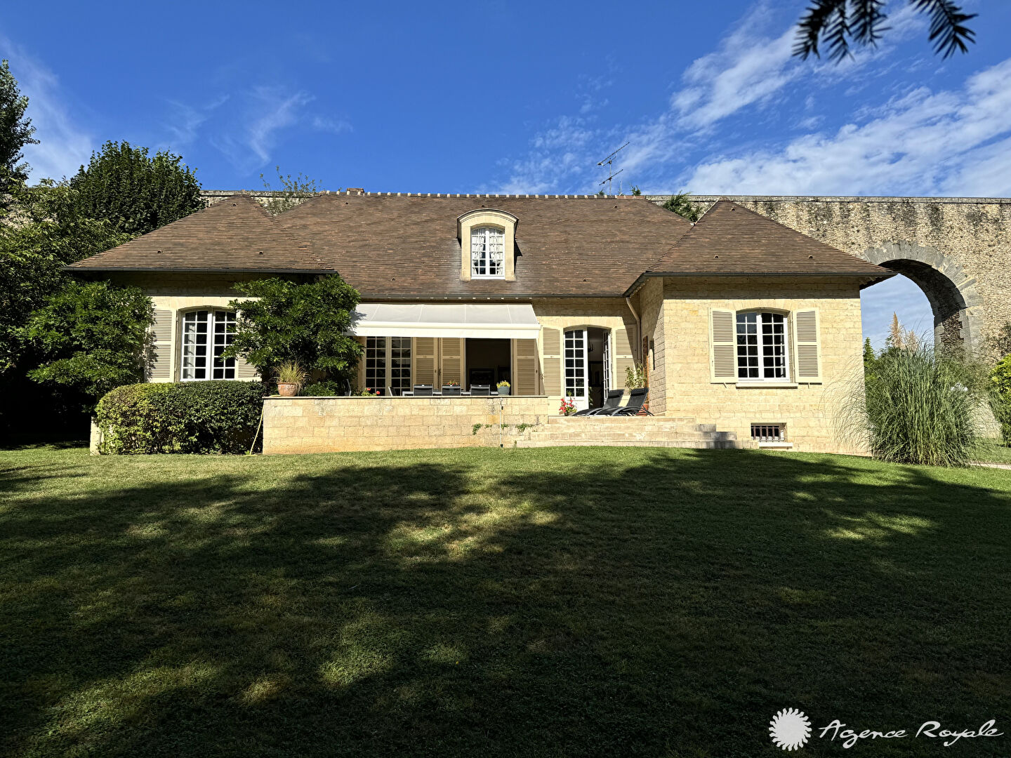 Maison 6 pièces - 211m² - LOUVECIENNES