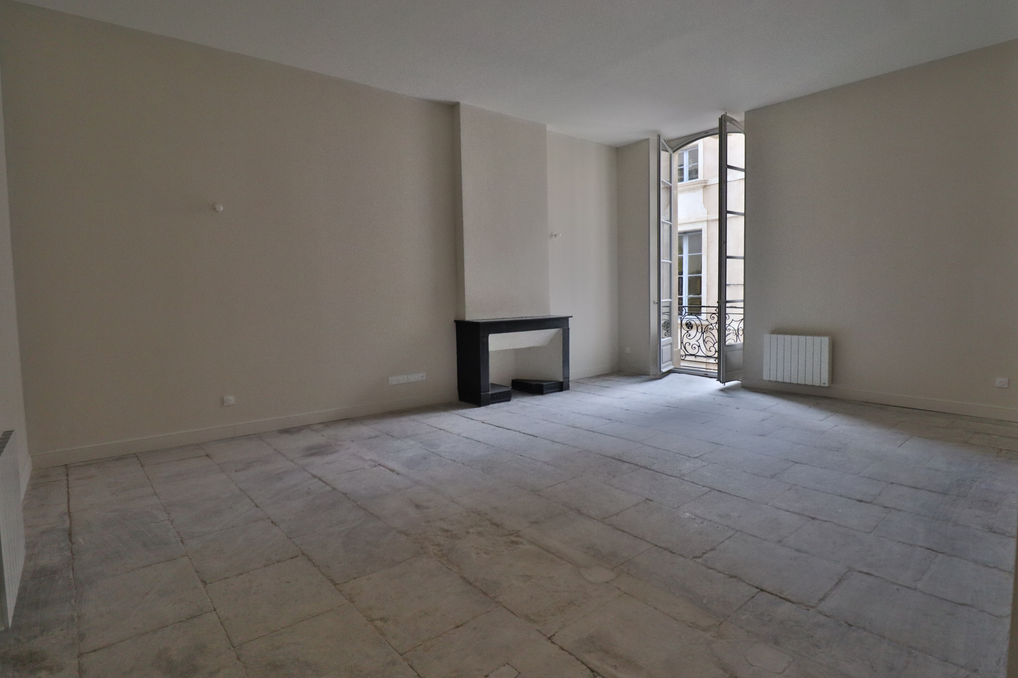 Appartement 2 pièces - 74m² - NIMES