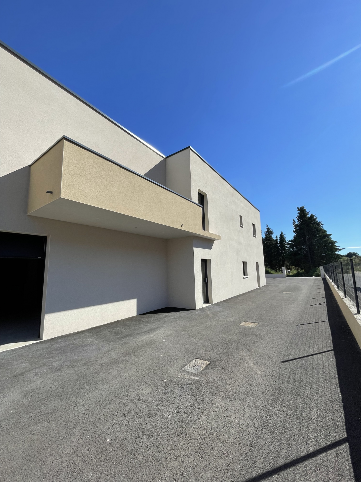 Local Professionnel  - 136m² - GUILHERAND GRANGES