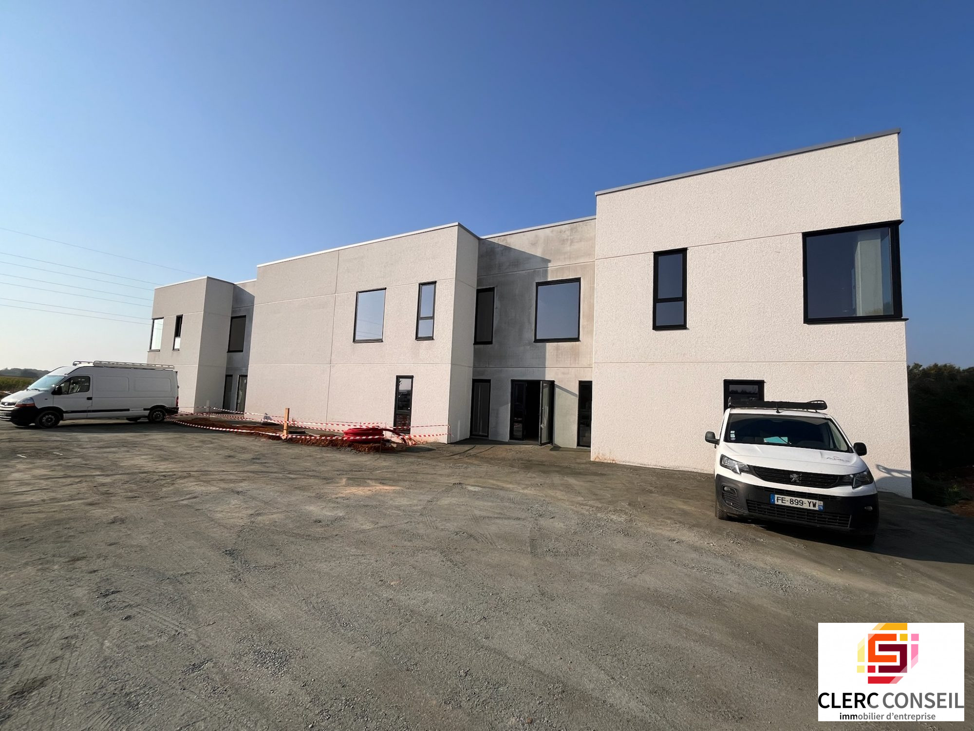 Local Professionnel  - 228m² - ST MARTIN DU VIVIER