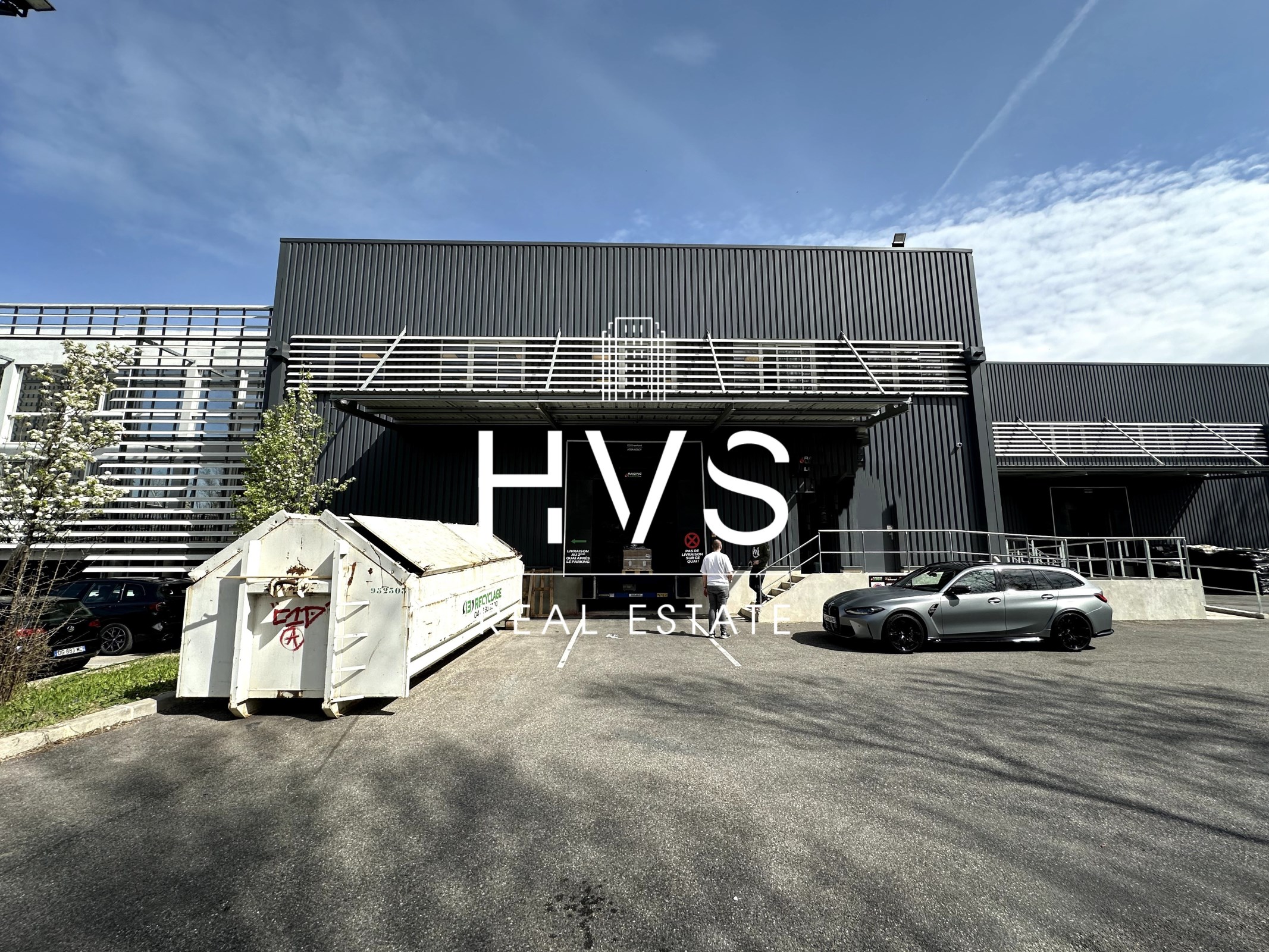 Local industriel  - 762m² - AIX EN PROVENCE