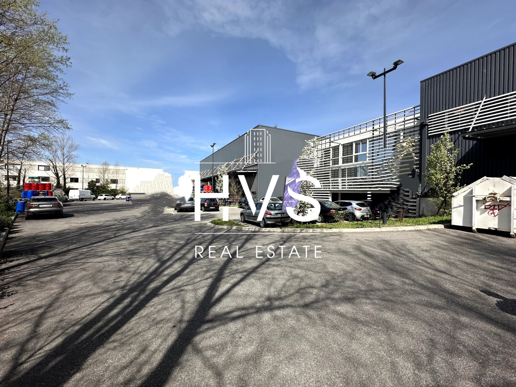 Local industriel  - 2 513m² - AIX EN PROVENCE