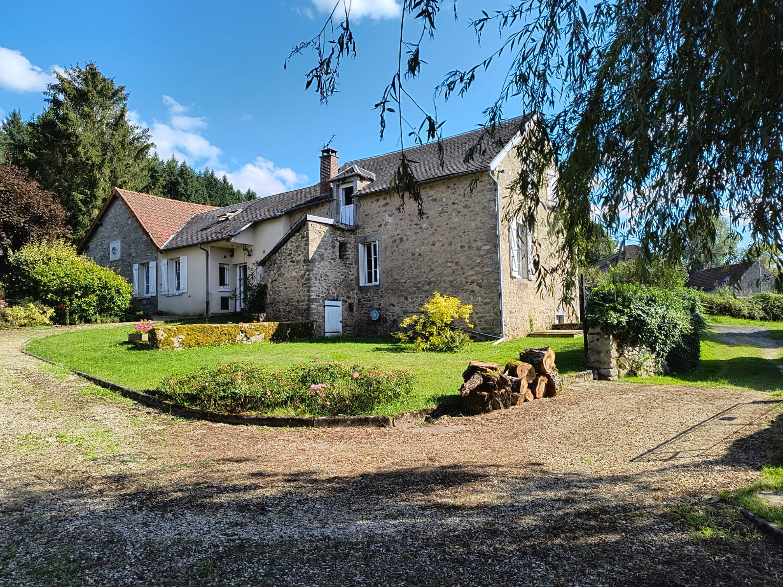 Maison 10 pièces - 199m² - ST MARTIN DU PUY