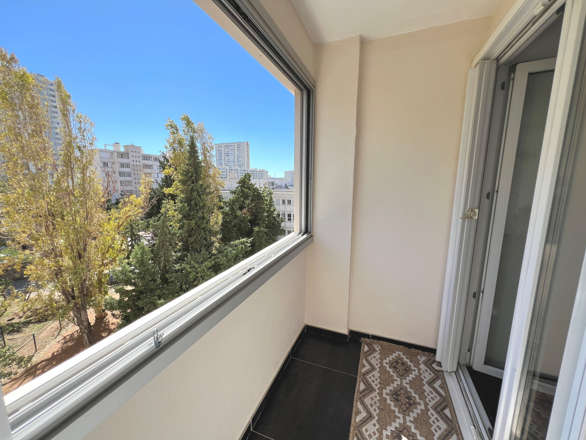 Appartement 2 pièces - 54m² - TOULON