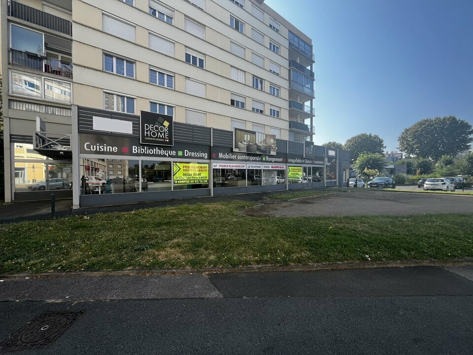 Local commercial  - 456m² - MACON