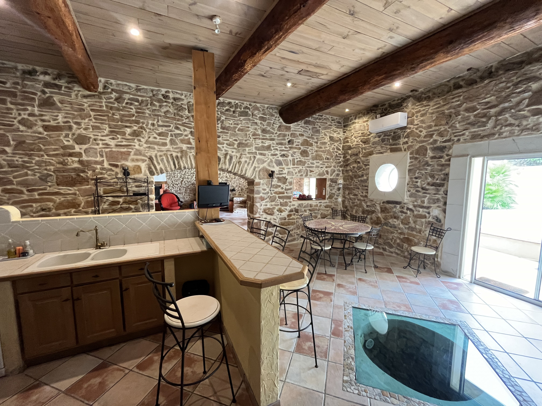 Maison 6 pièces - 270m² - FONTCOUVERTE