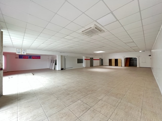 Local Professionnel  - 517m² - ABBEVILLE