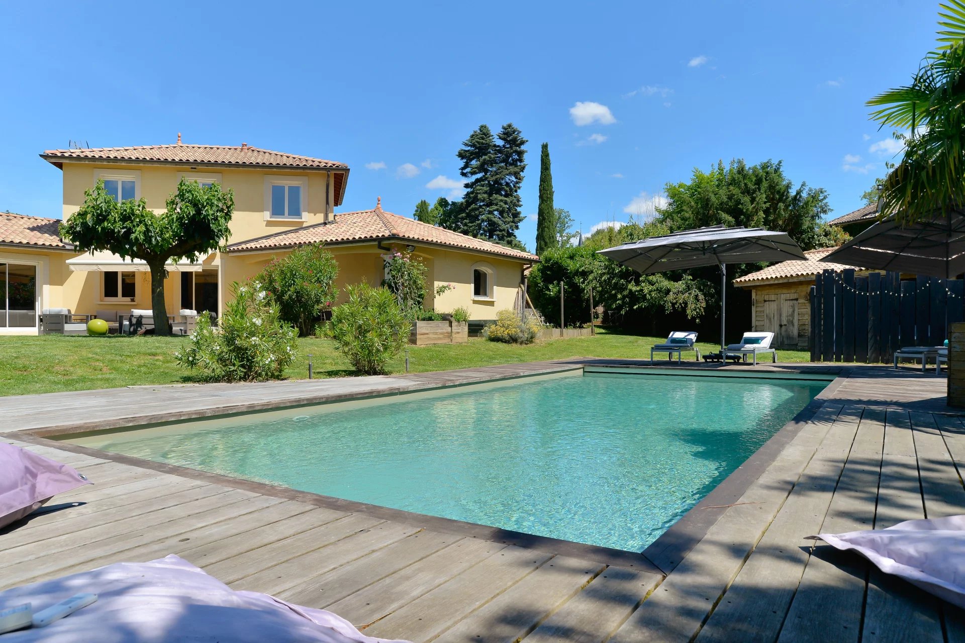 Maison 9 pièces - 275m² - ST CYR AU MONT D OR