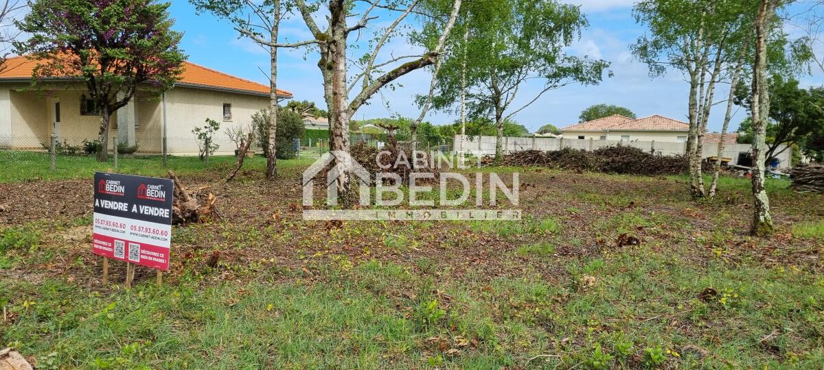 Terrain  - 500m² - LE TAILLAN MEDOC