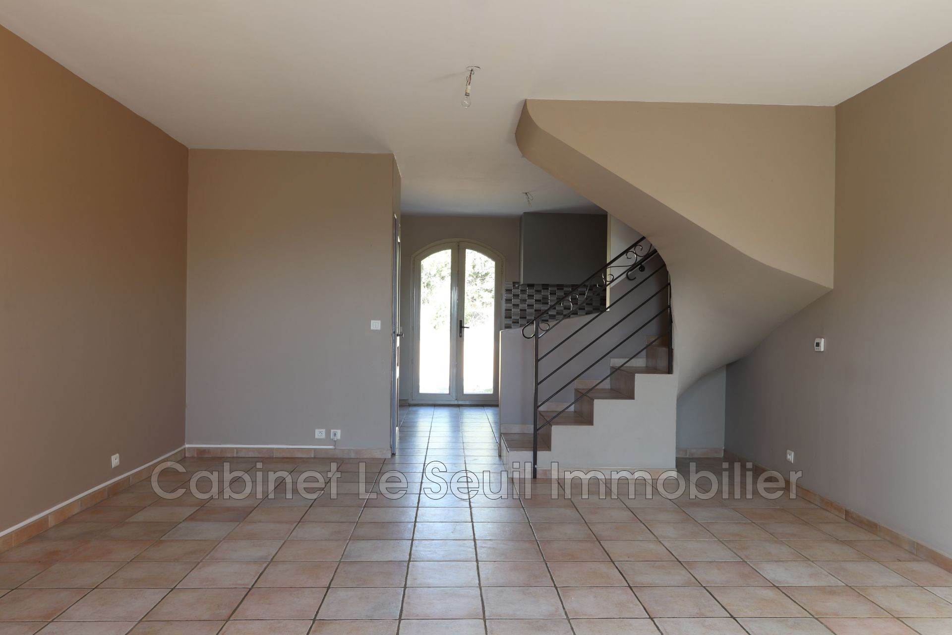 Maison 3 pièces - 84m² - ST SATURNIN LES APT