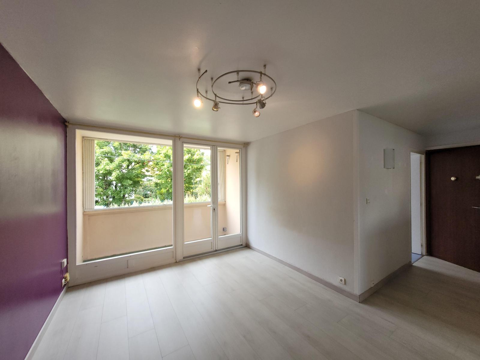 Appartement 3 pièces - 56m² - STE FOY LES LYON