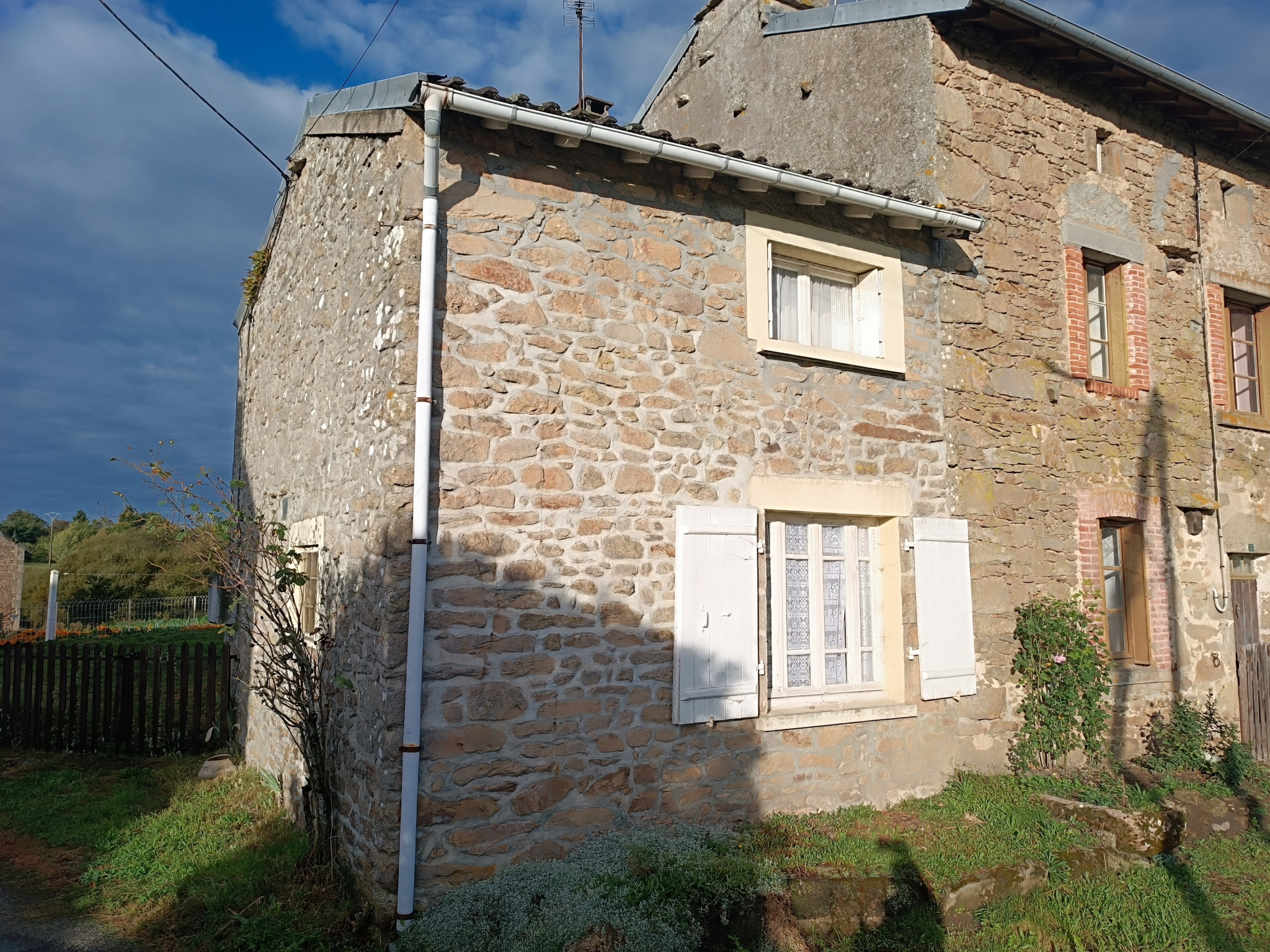 Maison 2 pièces - 53m² - ST SORNIN LEULAC