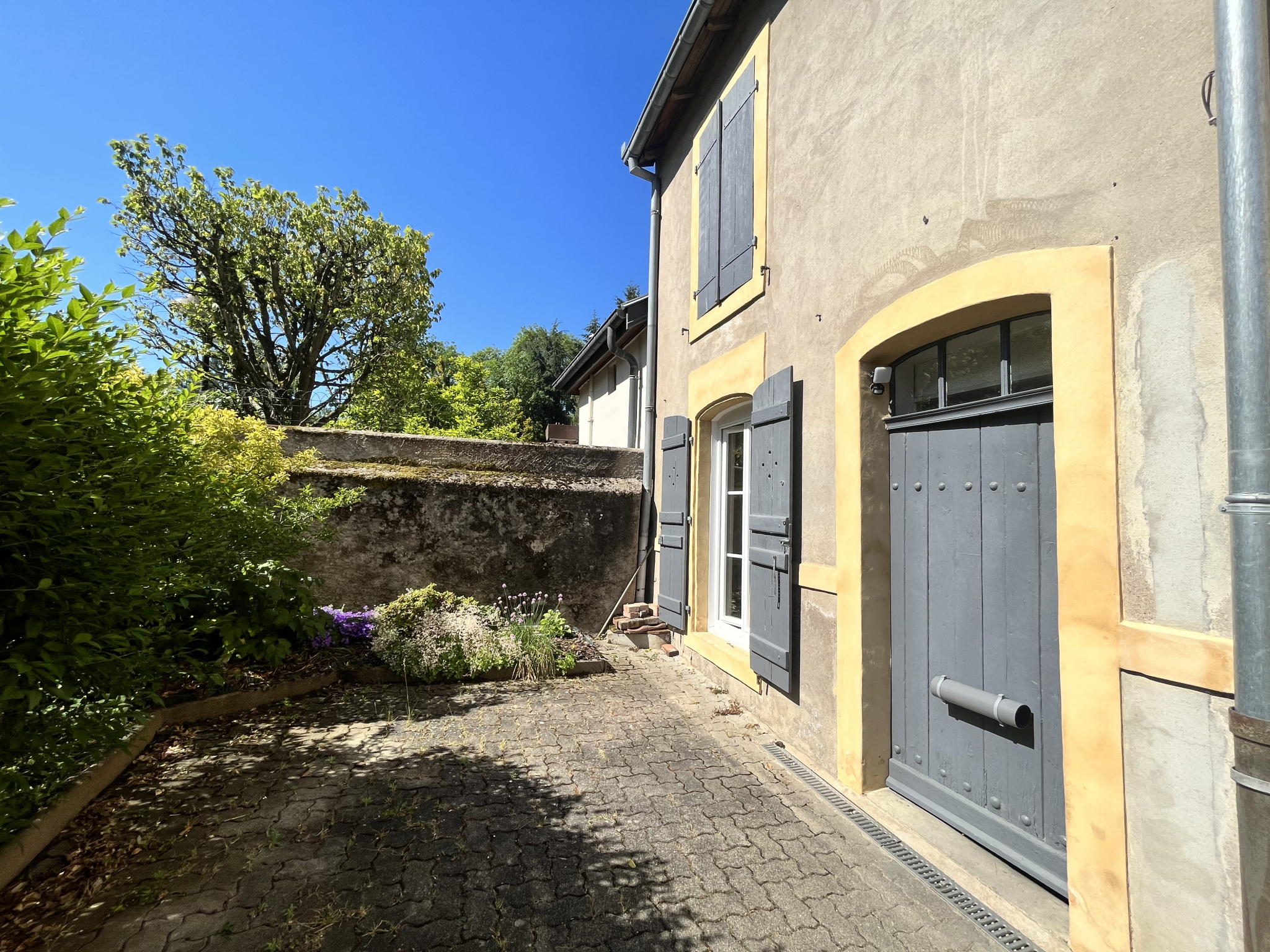 Maison 2 pièces - 65m² - JOUY AUX ARCHES