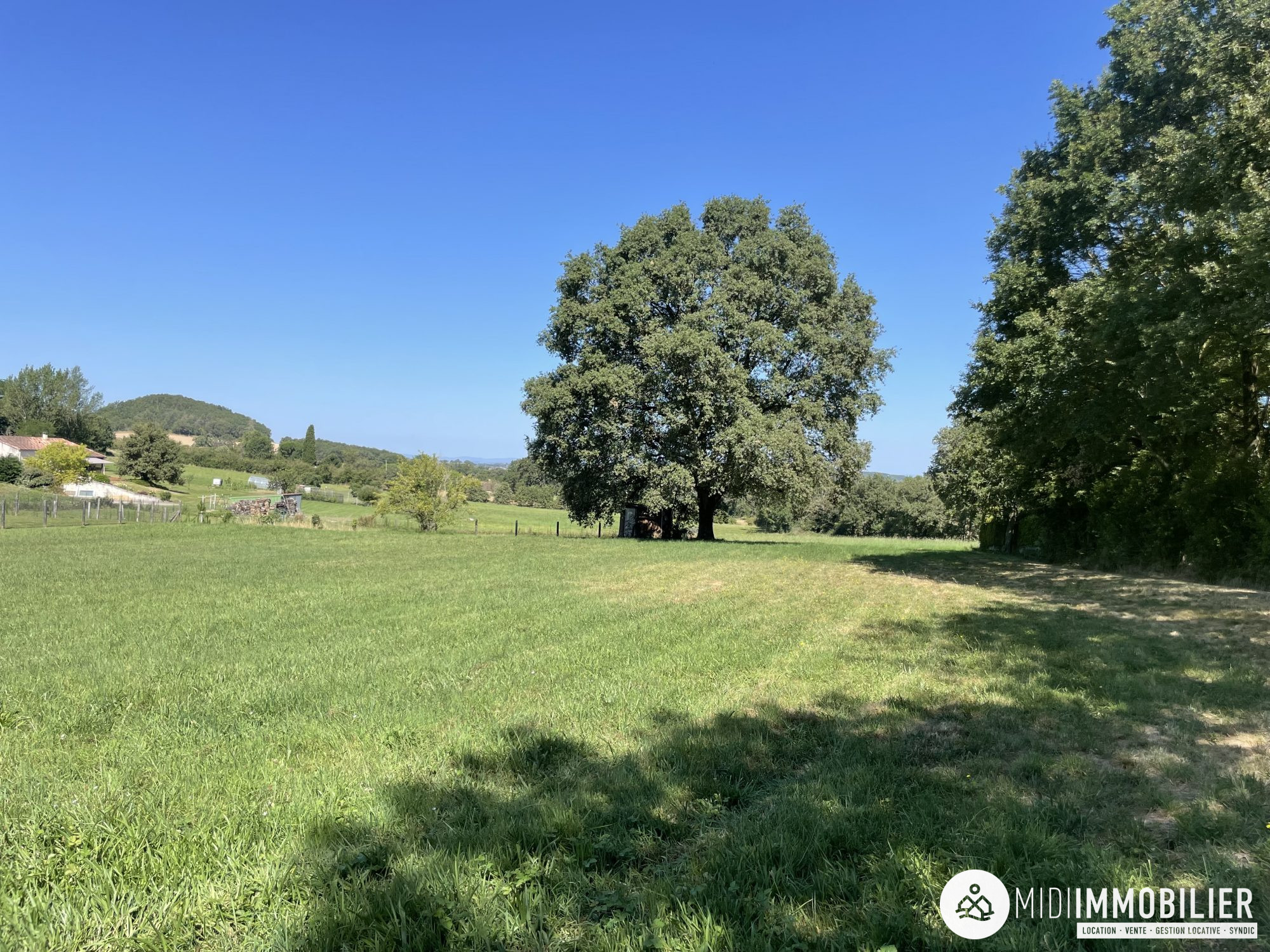 Terrain  - 2 450m² - FREJAIROLLES