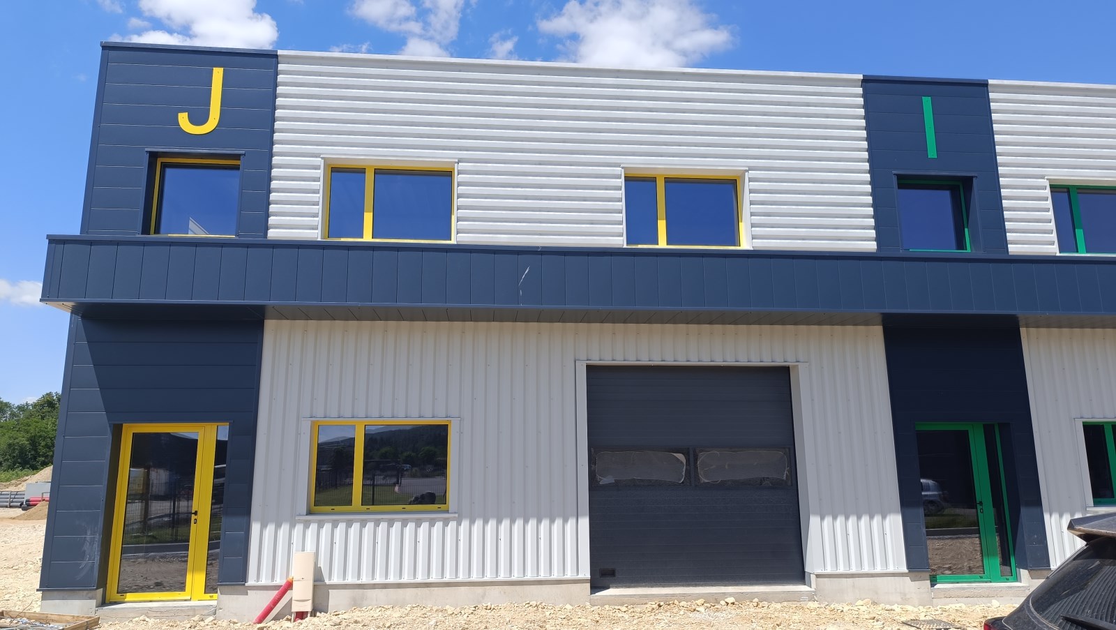 Local industriel  - 202m² - VILLEMOIRIEU