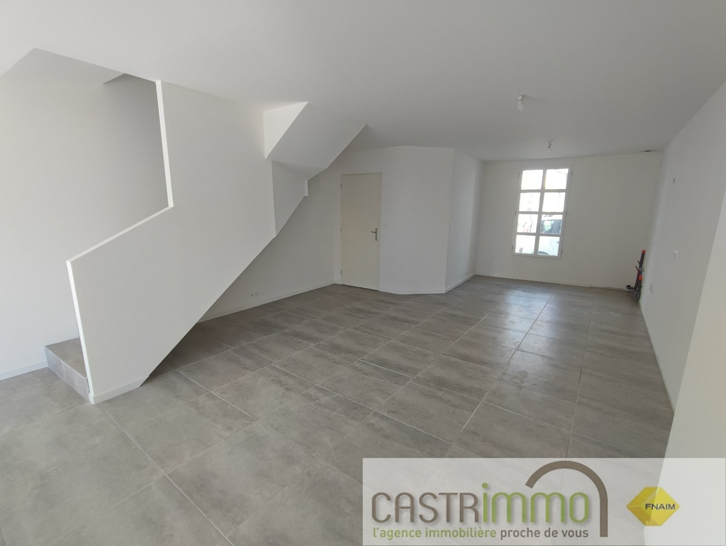 Maison 4 pièces - 81m² - LUNEL VIEL