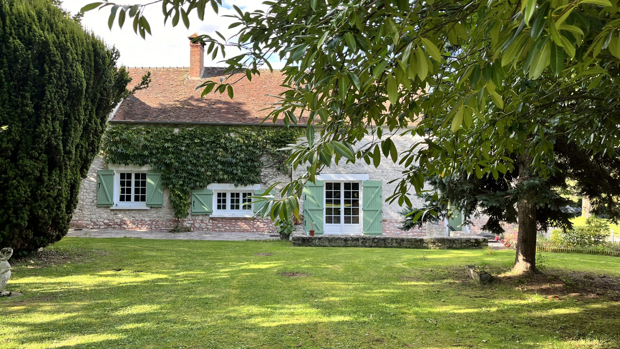 Maison 8 pièces - 272m² - JOUY LE CHATEL