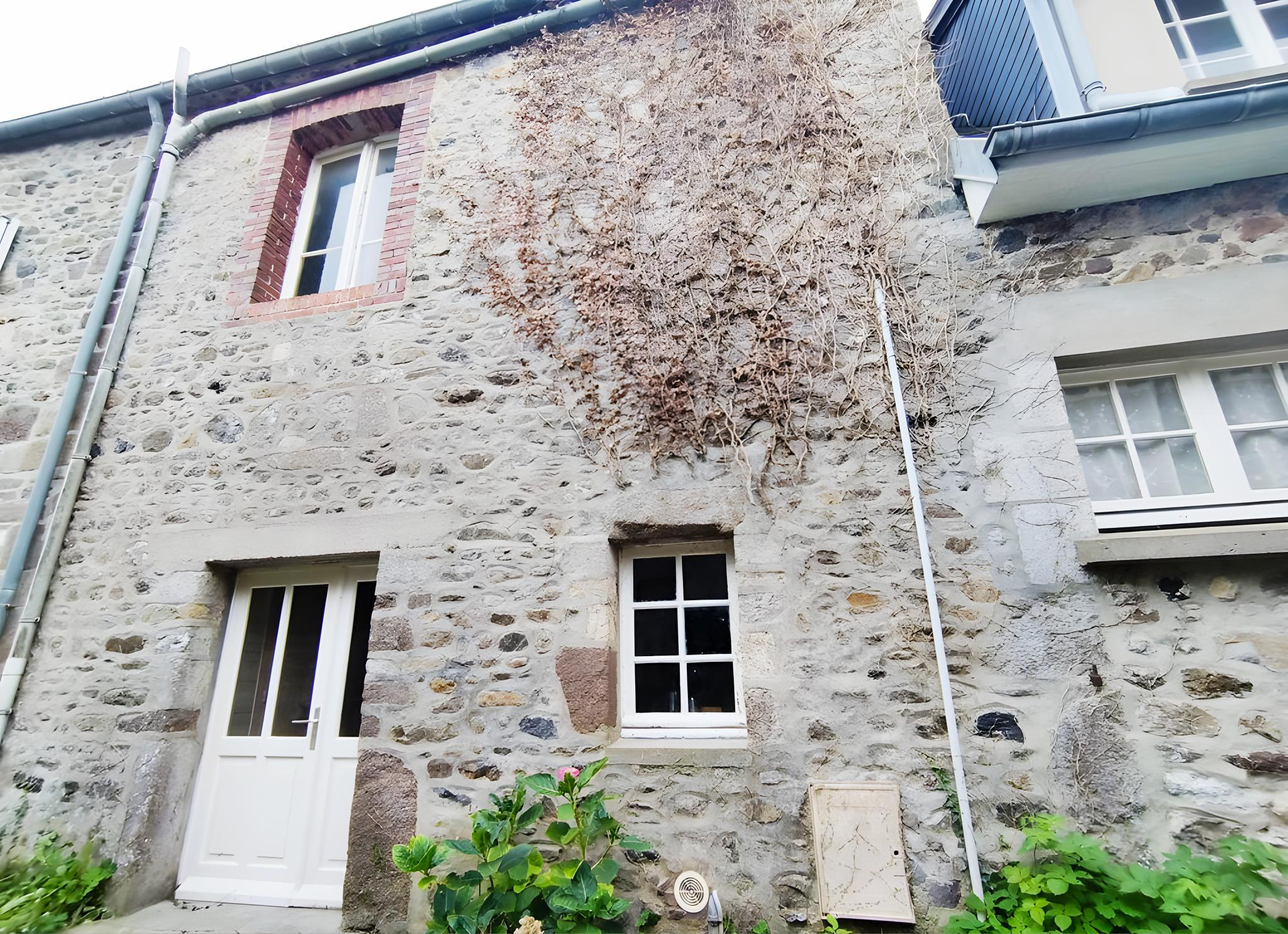 Maison 5 pièces - 92m² - HEUGUEVILLE SUR SIENNE