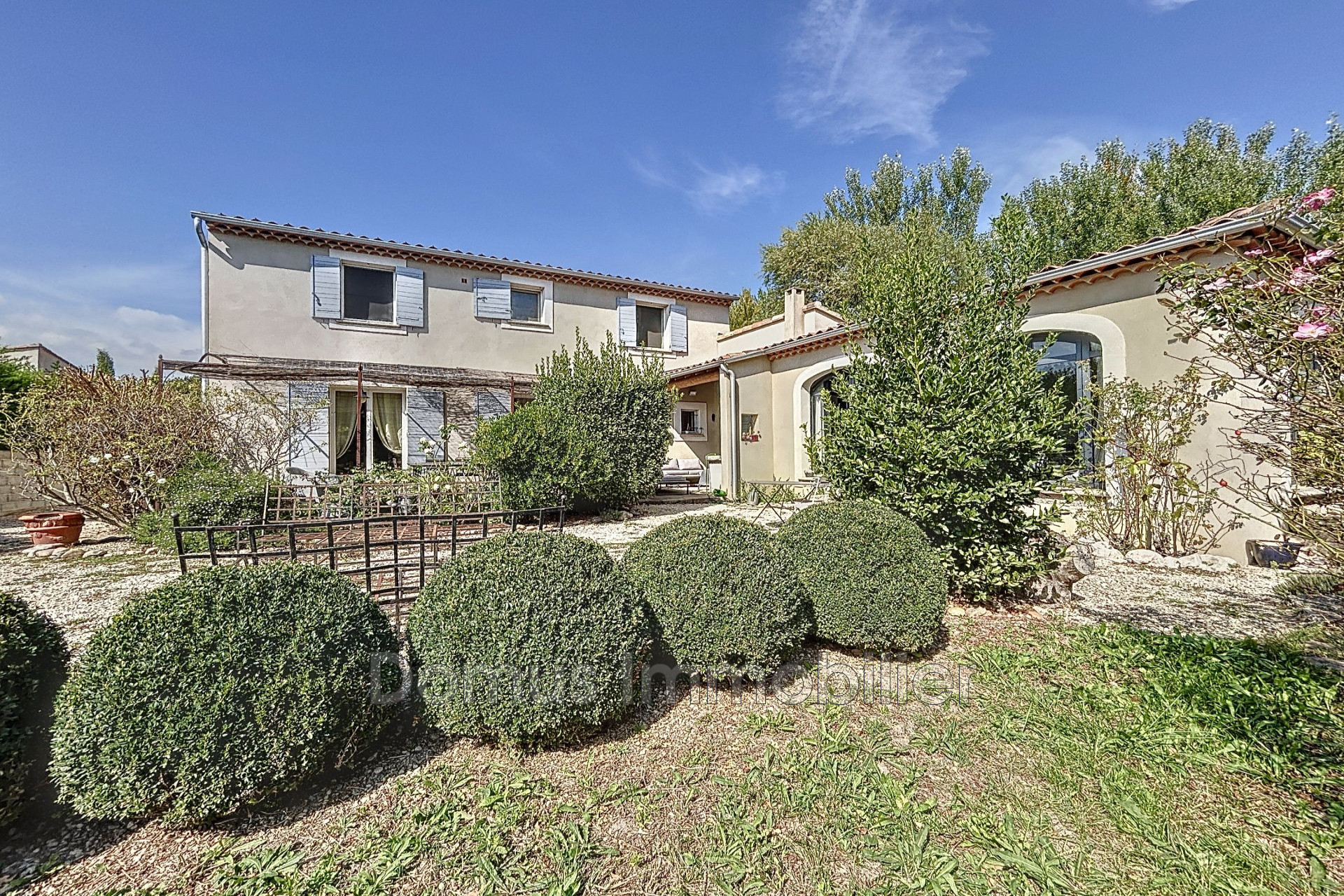 Maison 7 pièces - 212m² - ST SATURNIN LES AVIGNON