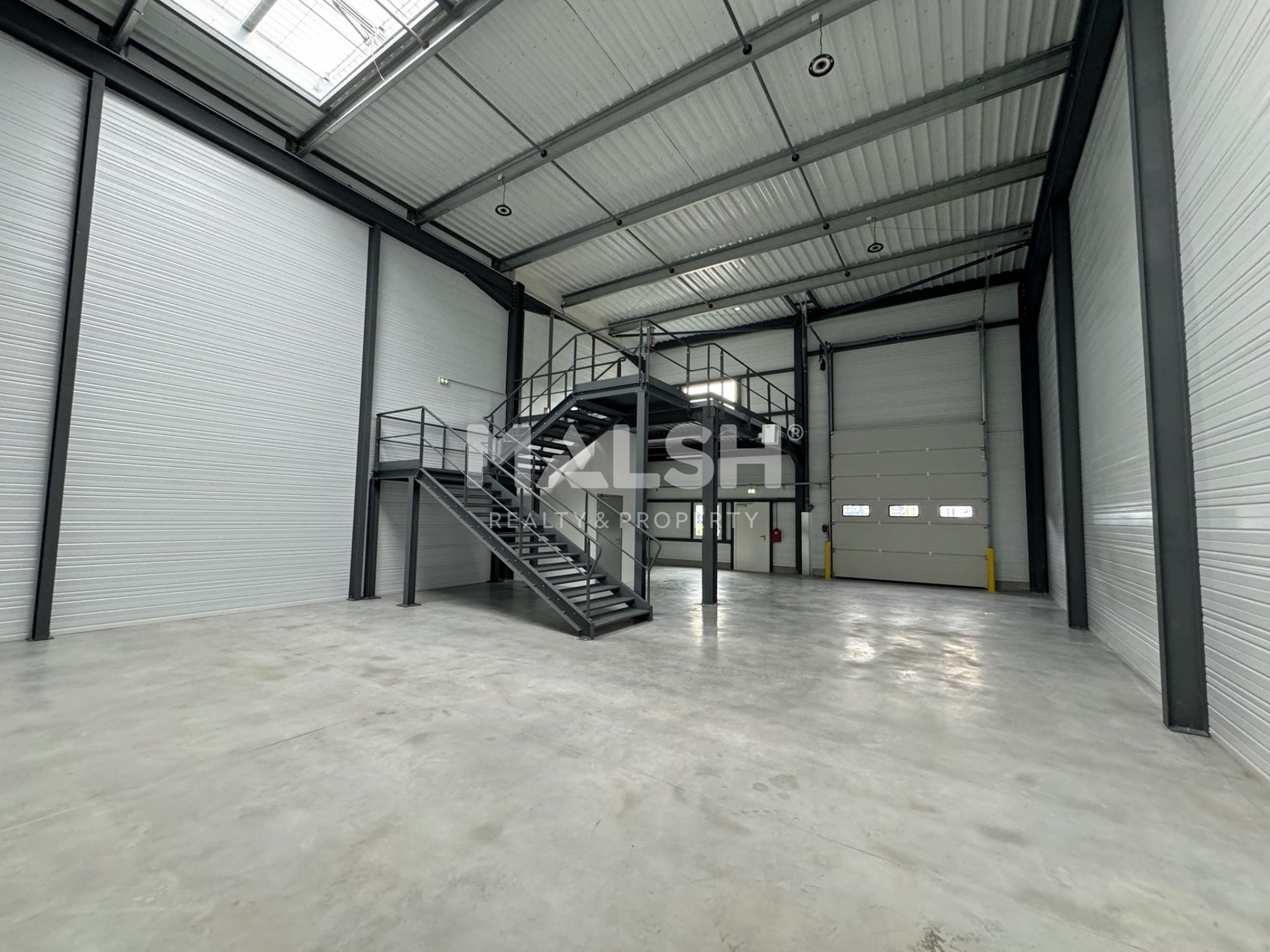 Local industriel  - 2 514m²