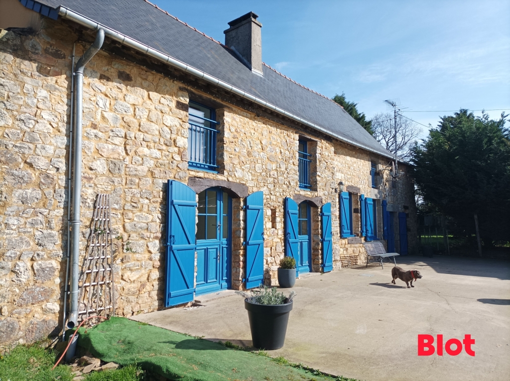 Maison 8 pièces - 175m² - COMBOURTILLE