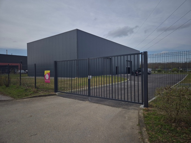 Local industriel  - 500m² - FLIXECOURT