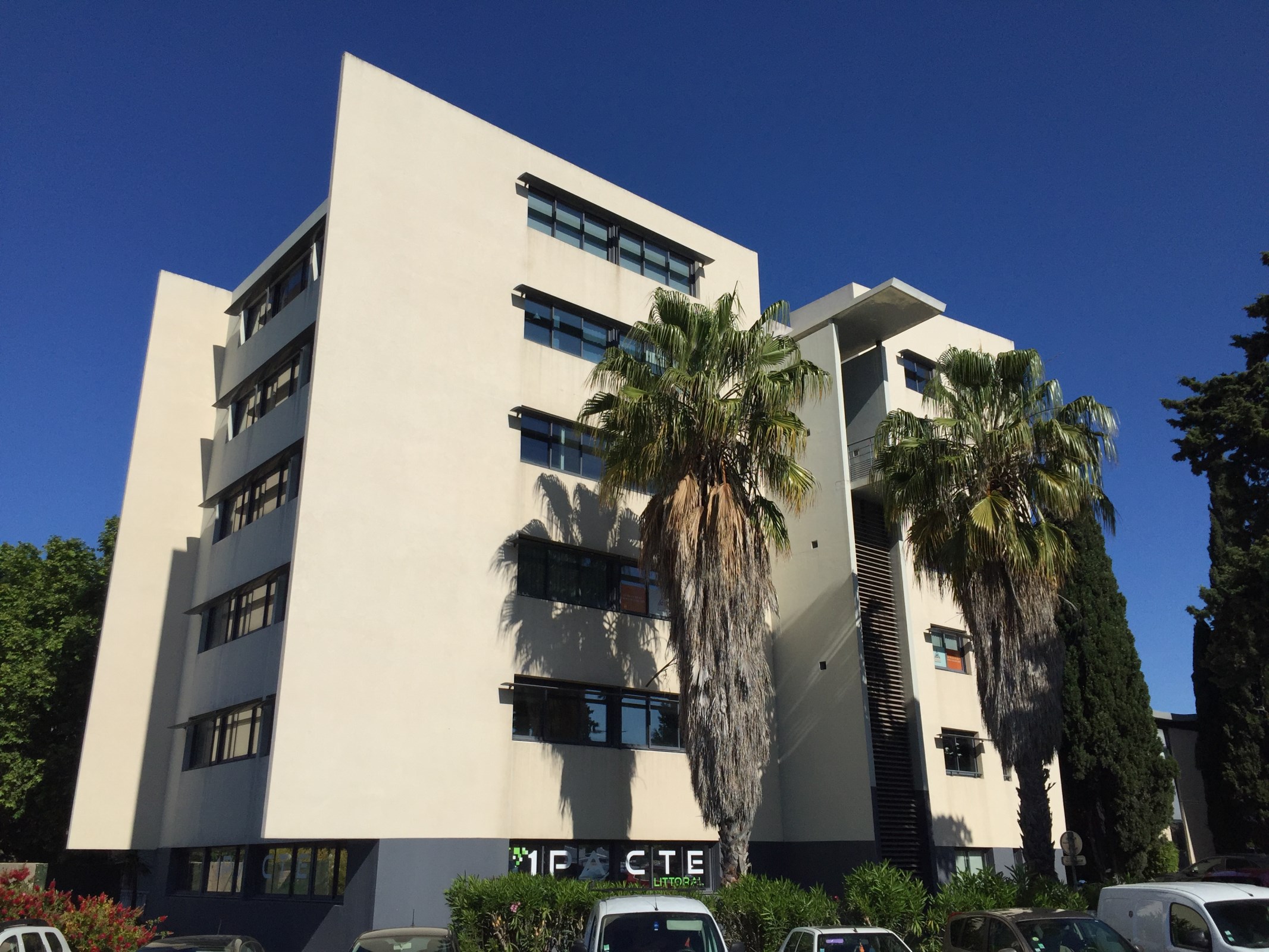 Local Professionnel  - 128m² - LA GARDE