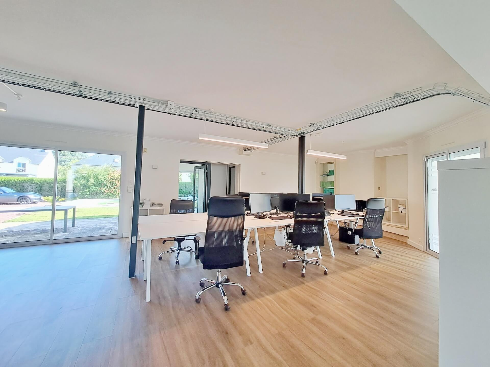 Local Professionnel  - 364m² - SAUTRON