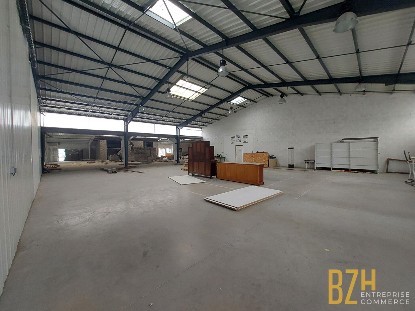 Local industriel  - 1 250m²