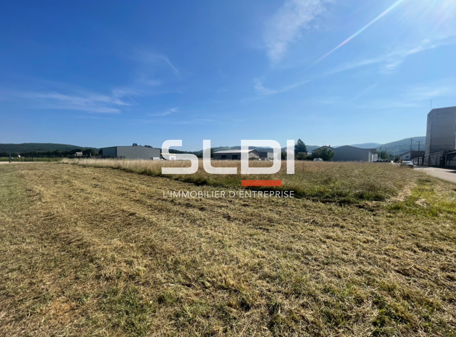 Terrain  - 1 654m² - ST JEAN LE VIEUX