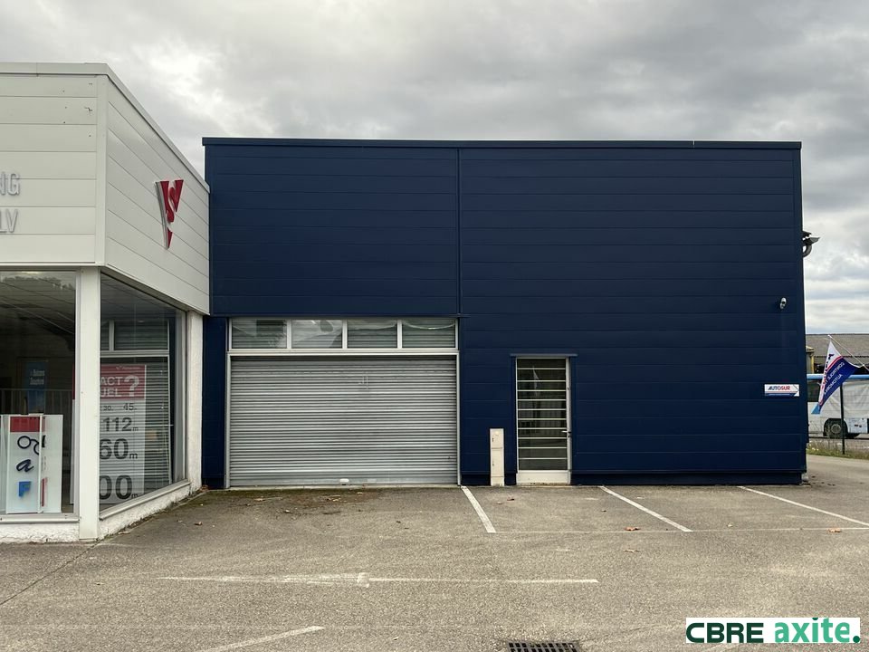 Local industriel  - 200m² - CREMIEU