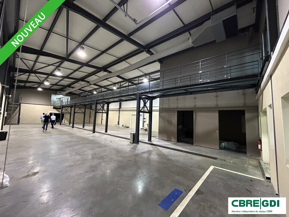 Local industriel  - 1 034m² - PIOLENC