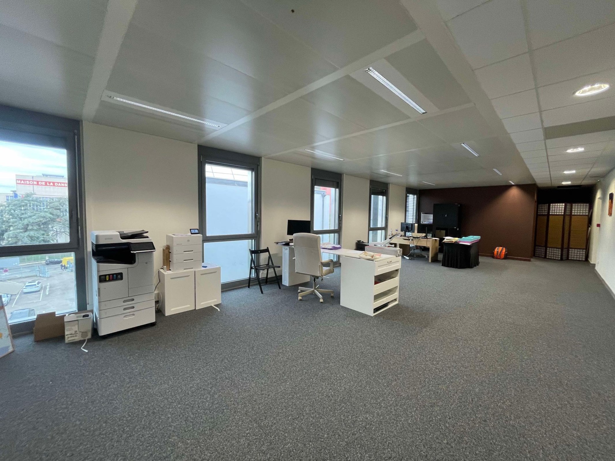 Local Professionnel  - 226m² - LYON  - 8ème