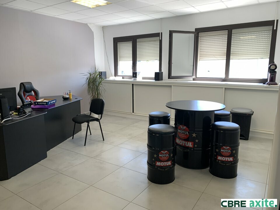 Local Professionnel  - 94m² - LA MOTTE SERVOLEX