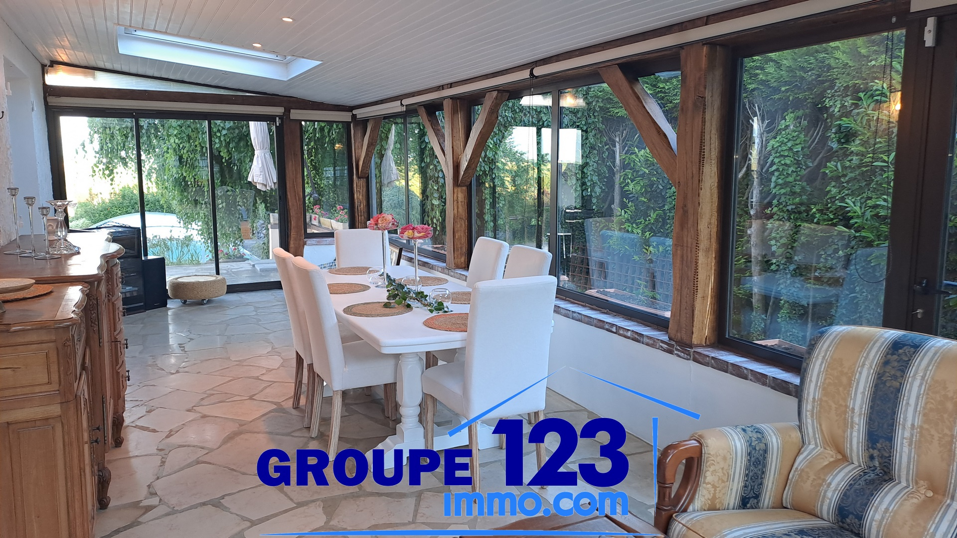 Maison 7 pièces - 237m² - CHAMPVALLON