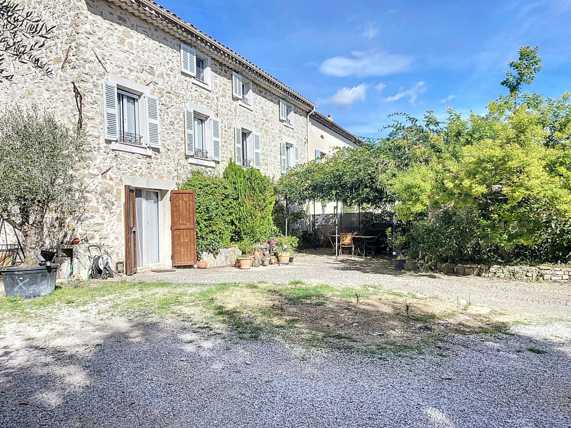 Maison 7 pièces - 216m² - LE ROURET