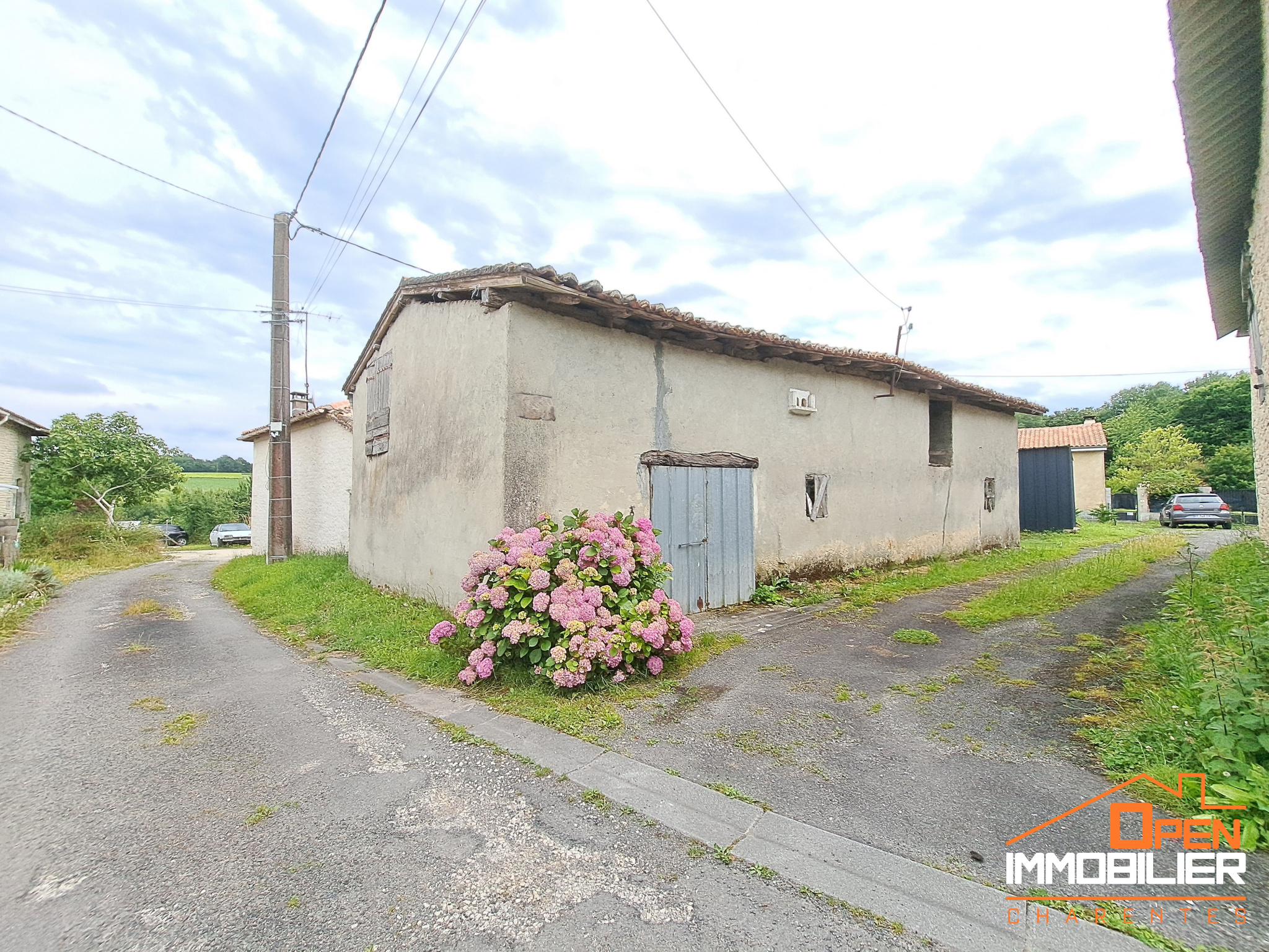 Maison 1 pièce - 65m² - CHALLIGNAC