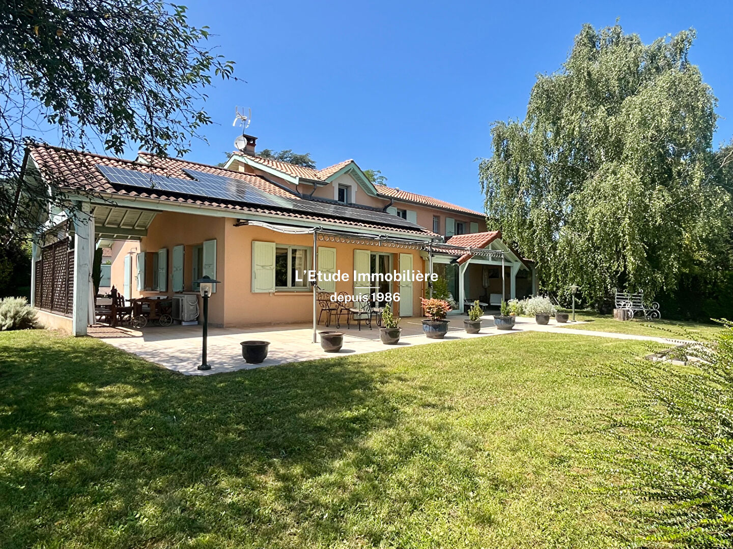 Maison 8 pièces - 207m² - COLLONGES AU MONT D OR